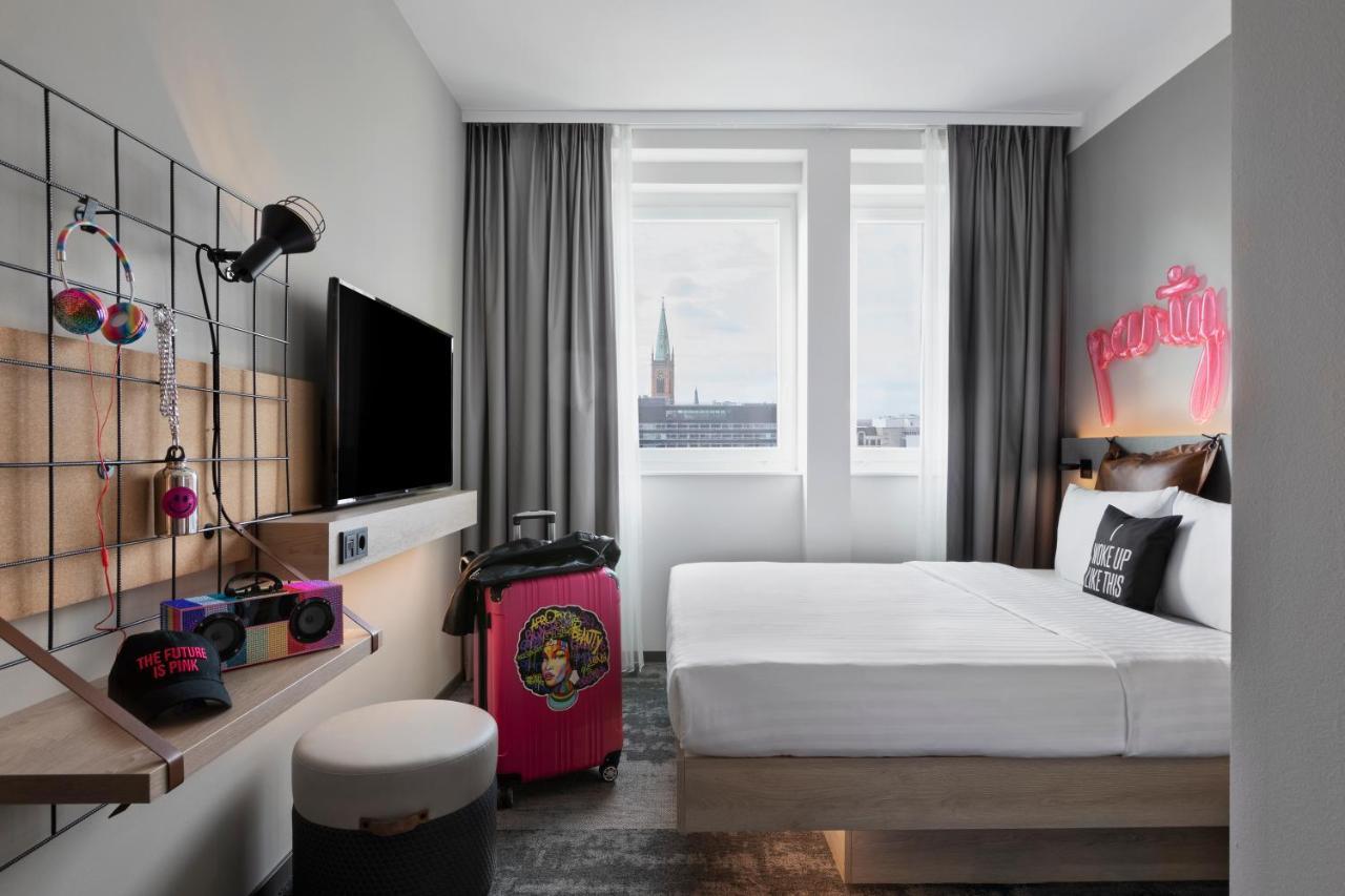 Moxy Duesseldorf City Exteriör bild